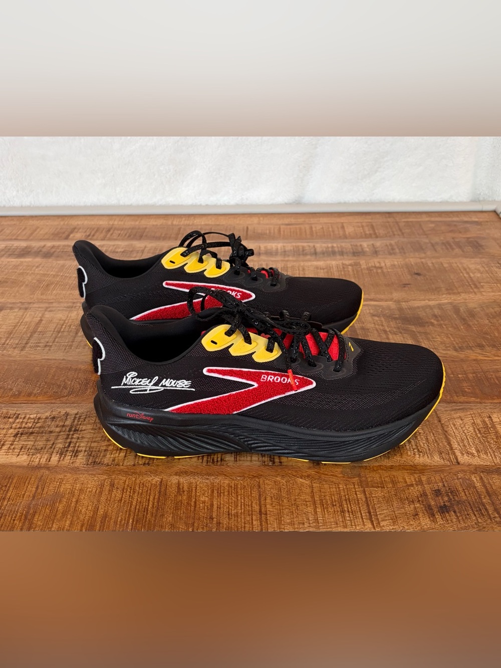 NEW Brooks Ghost 17 Mickey Mouse Run Disney Running Shoes - Picture 2 of 10